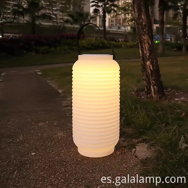 Altavoz Bluetooth con energía solar y combo de luz de patio al aire libre